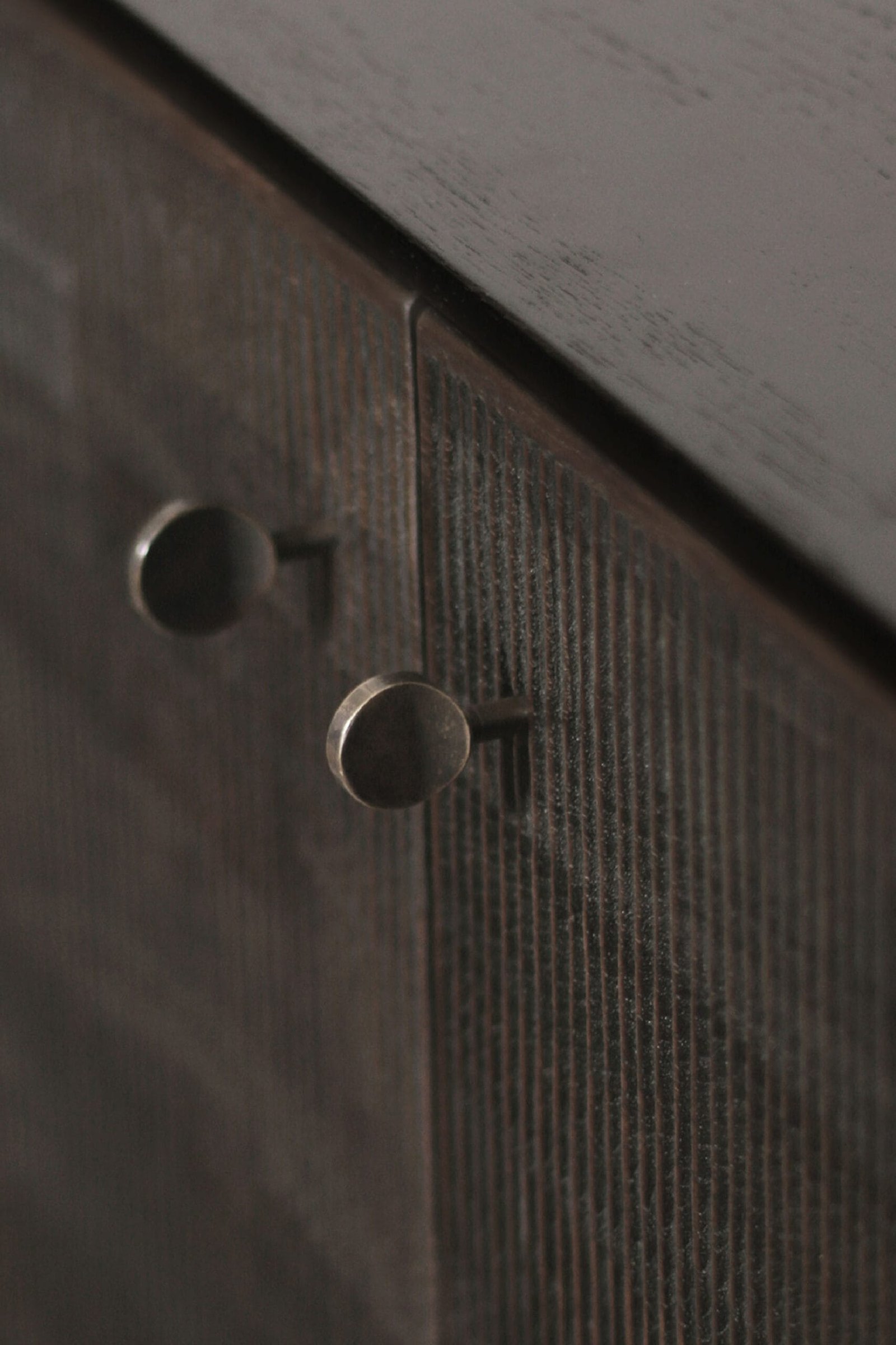 Ethnicraft Moderni Svetainės komoda Grooves